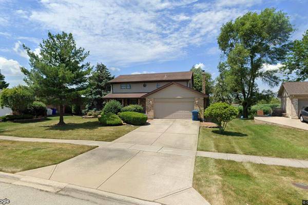 Single-family home in Orland Park sells for $525,000