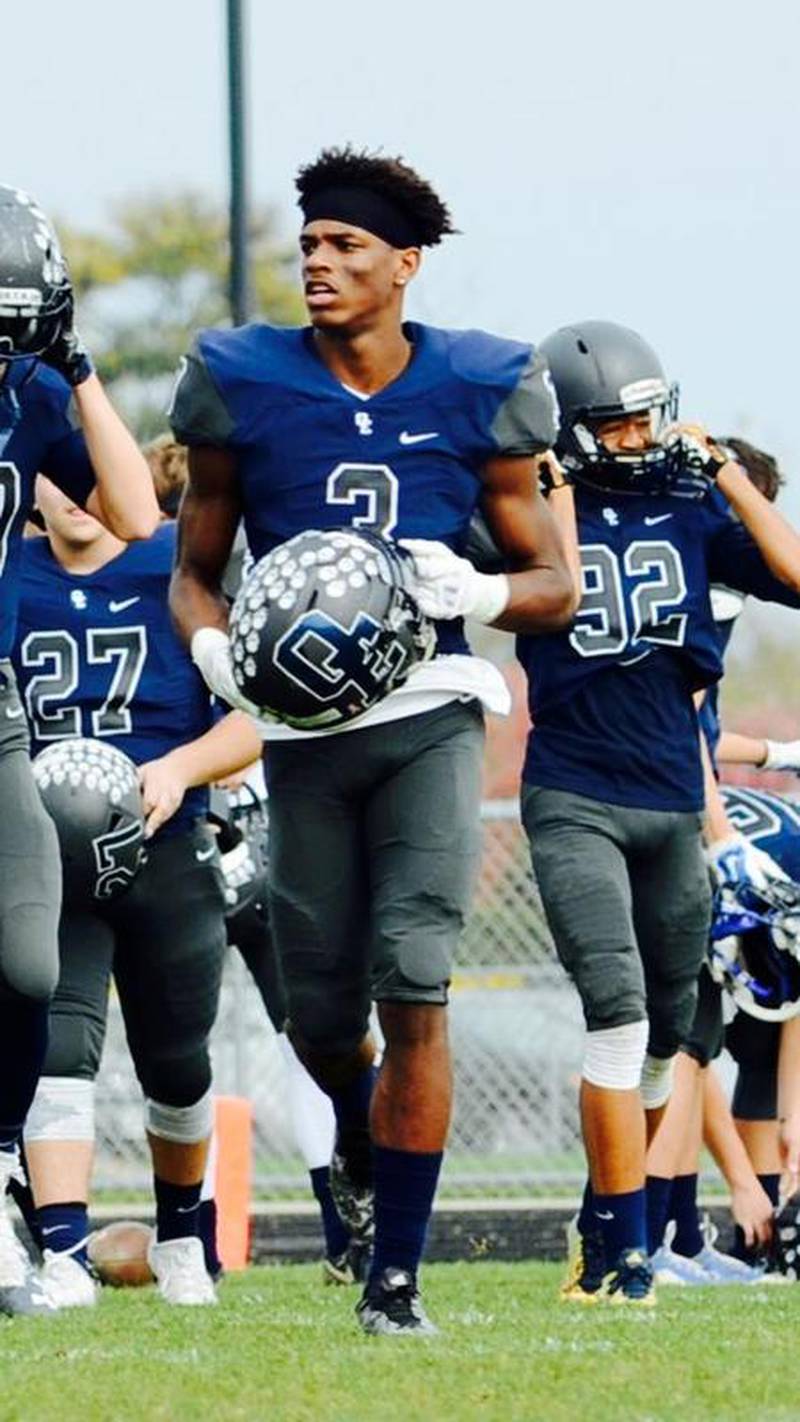 Football Oswego East cornerback Walker commits to Illinois Shaw Local