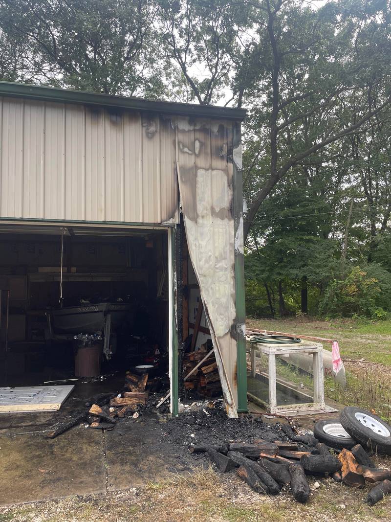 Reading firefighters were able to control a fire in a large building on the 2000 block of Aquaduct Road in South Streator in less than 5 minutes, limiting the damage to the structure.