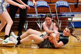 Photos: Thursday's Princeton Holiday Girls Tournament 