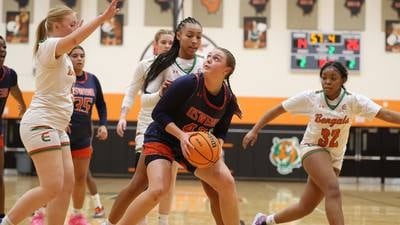 Oswego girls fend off Plainfield East comeback attempt to snap losing skid