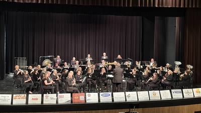 Christmas carols, concert provide holiday cheer