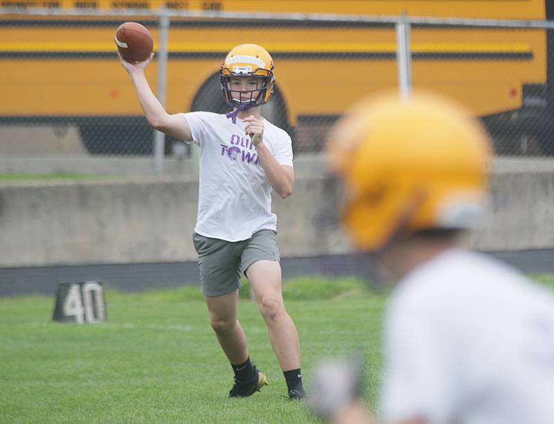 Mendota quarterback Justin Randolph throws a pass during the 7-on-7 meet on Saturday, July 16, 2022 at Princeton High School.