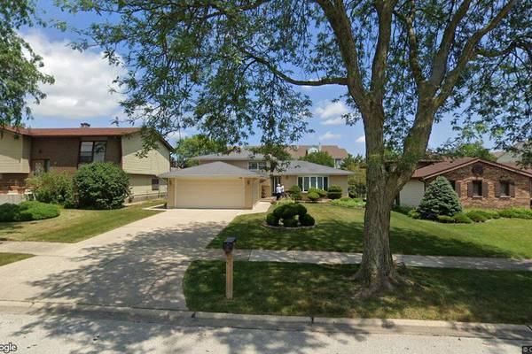 Single-family home sells for $455,000 in Addison