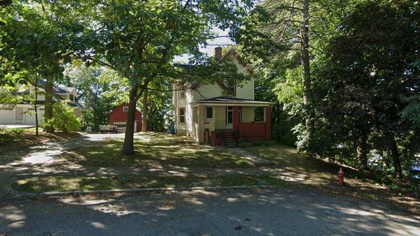 Single-family home built in 1890 in Dixon sells for $224,000