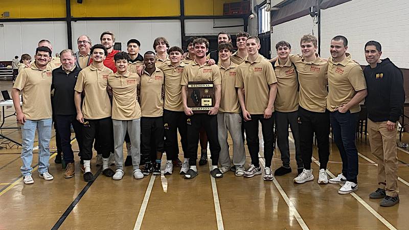 Batavia advances 12 wrestlers from Class 2A Morris Regional and captures team title