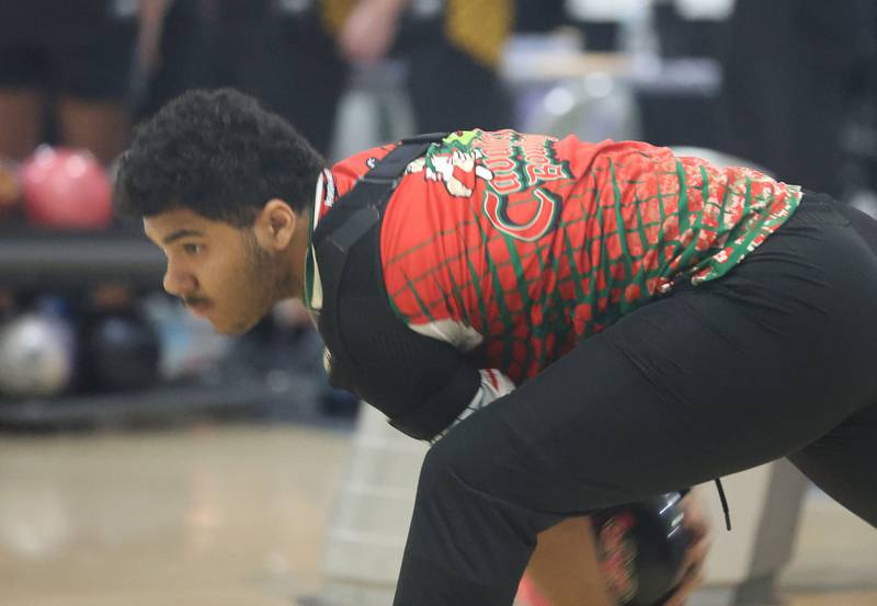 L-P's Marquis Lorenzi bowls on Friday, Jan. 16, 2026 at the Illinois Valley Super Bowl in Peru.