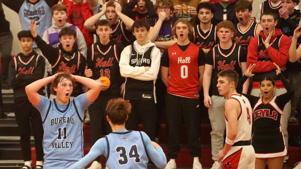 Blake Foster’s fullcourt shot sparks Bureau Valley to win at Hall
