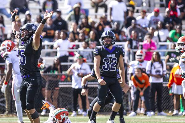 Downers Grove North, on Baker Glomb’s last-second field goal, beats Morgan Park