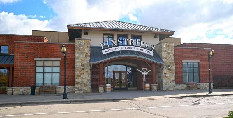 810 Billiards & Bowling signed a lease Friday and expects to open their first Illinois location in early 2026.