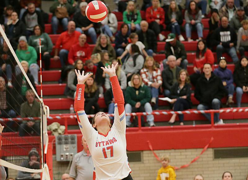 Ottawa's Olivia Evola sets the ball in play against L-P on Tuesday, Oct. 18, 2022 at Kingman Gymnasium in Ottawa.