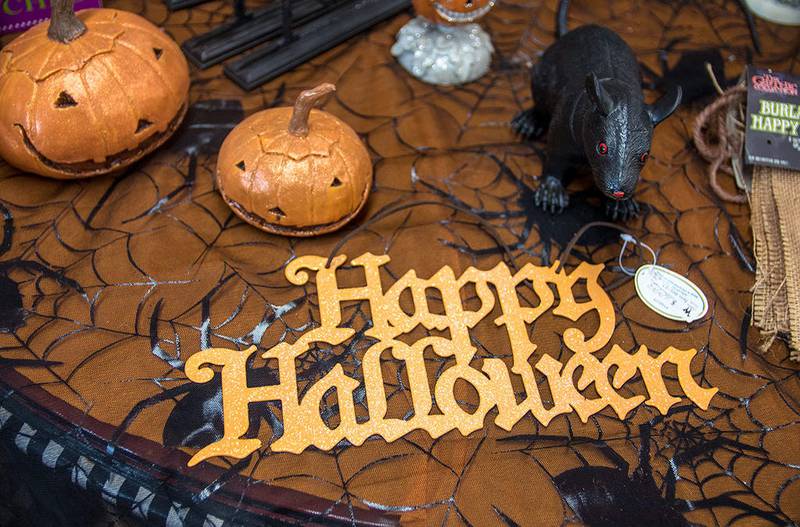 This costume and halloween decor superstore, located outside of Ottawa near Interstate 80, is pulling out all the stops this season. If you're looking for a few spooky decorations for an upcoming party or a last minute costume, Curious Goods has you covered.