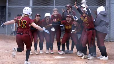 Softball: Richmond-Burton’s Taylor Davison hits walk-off home run to beat Cary-Grove