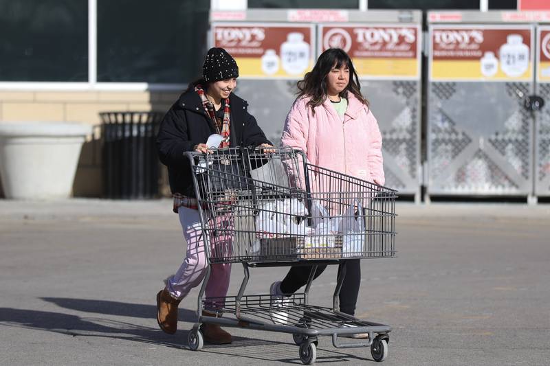 Shoppers brave the below zero weather for some last minute items on Friday, Jan 23, 2026 in Joliet.
