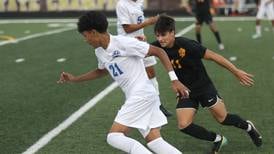 Giovanni Hernandez sparks Woodstock’s win against Richmond-Burton
