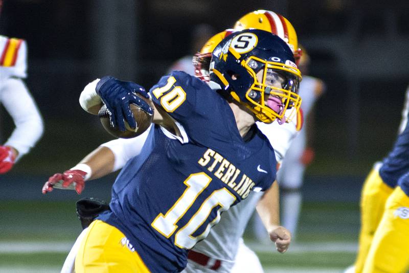 Sterling’s Cale Ledergerber runs for yards against Rock Island Friday, Oct.7, 2022.