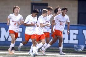 Boys soccer: Griffin Counts, St. Charles East stymie Geneva as DuKane race still undecided