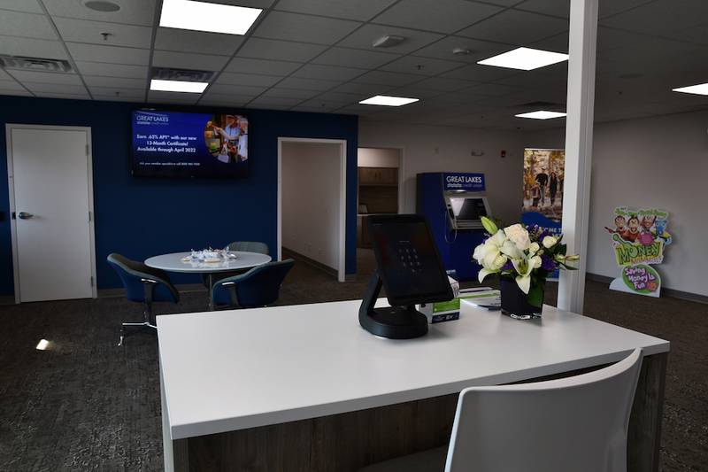 Great Lakes Credit Union has opened the doors of their new Libertyville branch.