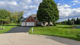 Single-family home sells in Crystal Lake for $570,000