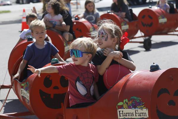 Photos: Crystal Lake's Johnny Appleseed Festival
