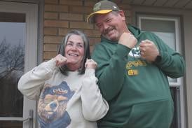Wild card: Married Bears, Packers fans in the Illinois Valley prepare for Saturday’s playoff game 