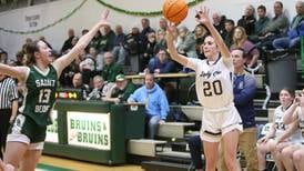Kaitlyn Davis shoots Marquette into St. Bede Regional final