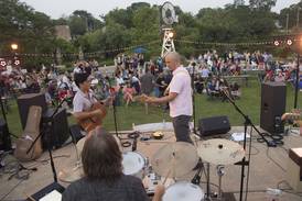Tickets on sale for Batavia’s Cocktails in the Park, Dinner Table events