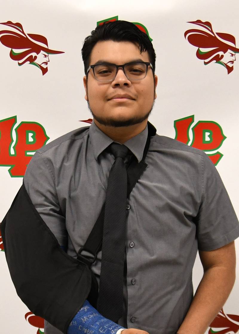 Aaron Cendejas received the Knights of Columbus Calvert Council 792 La Salle-Peru Scholarship.