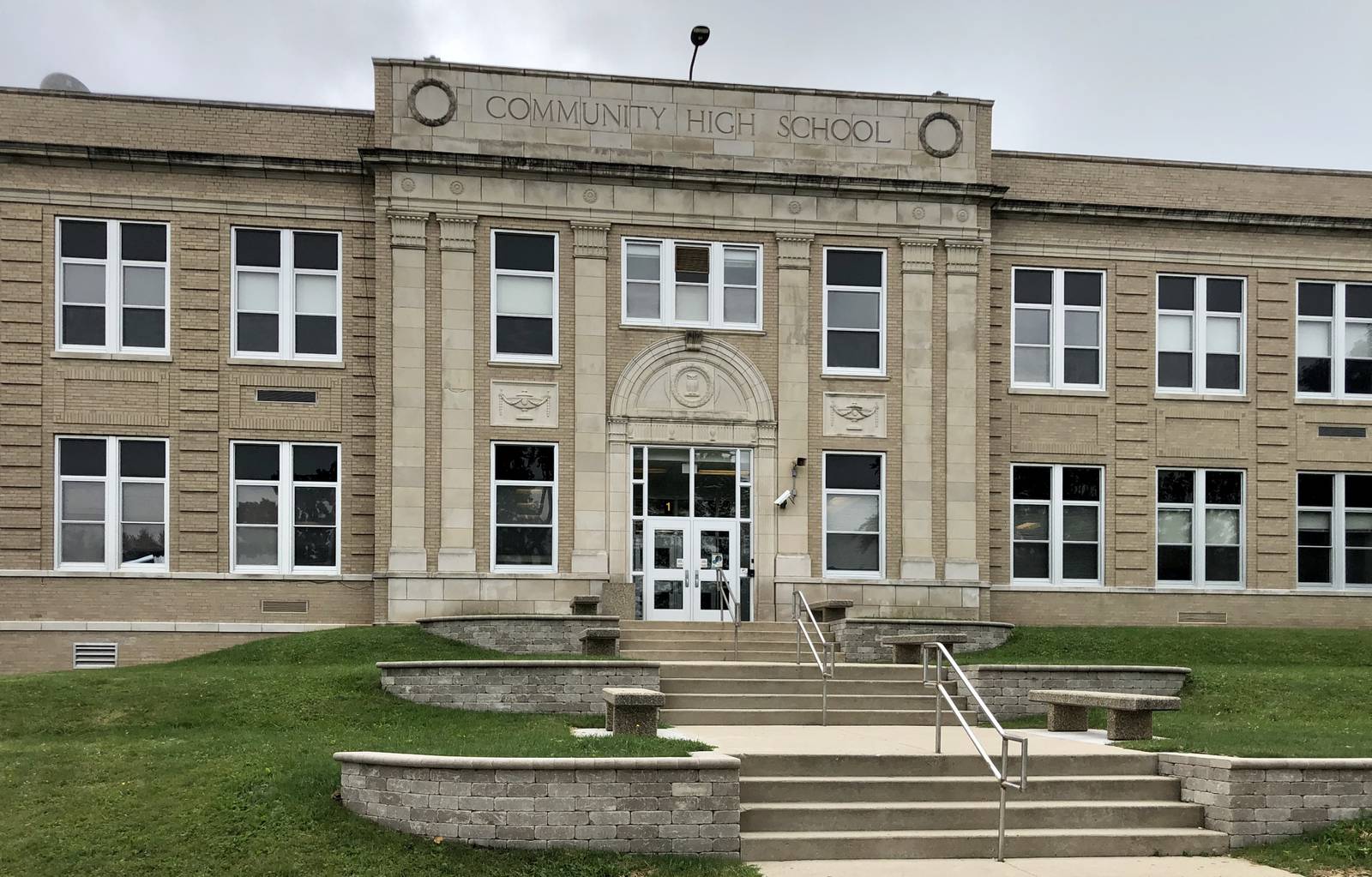 Harvard School District 50 waives registration fees for school