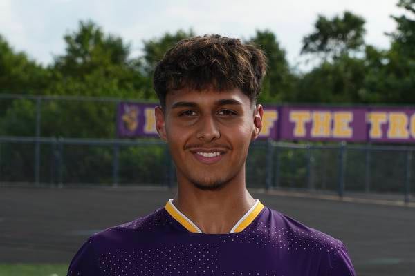 Sebastian Carlos breaks Mendota’s 400 record: Thursday’s NewsTribune roundup