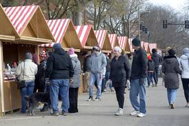 Illinois Valley stores, chambers unite to boost shop local efforts for the holiday season
