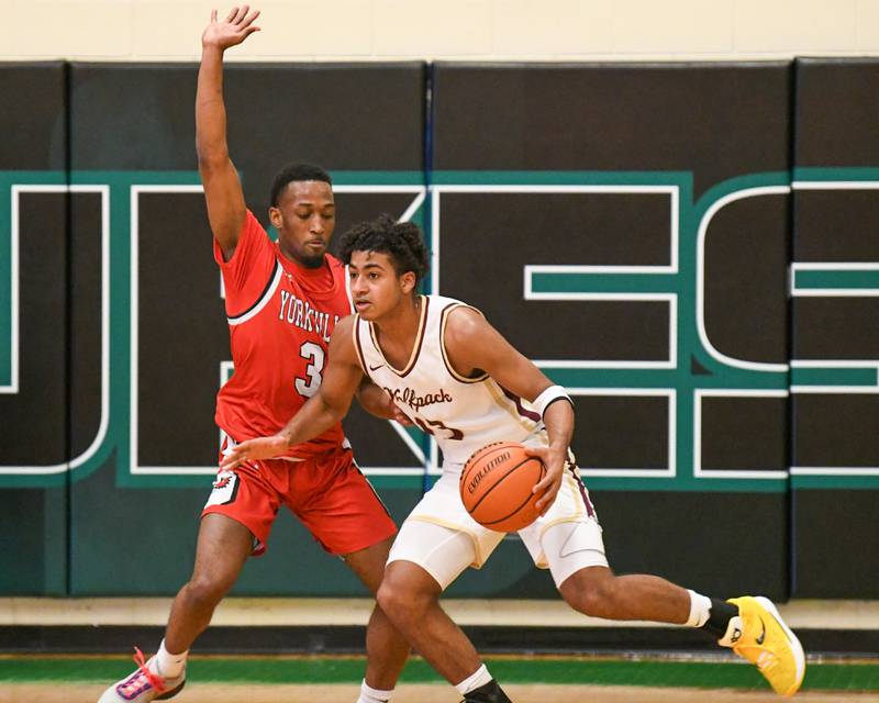 Photos Yorkville vs. St. Ignatius boys basketball at Jack Tosh Holiday