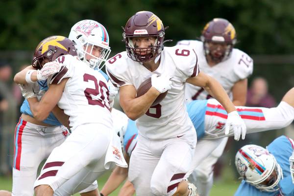 Hunter Carley, Richmond-Burton roll to Week 1 win against Marian Central