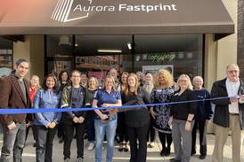 Oswego Area Chamber of Commerce welcomes Aurora Fast Print