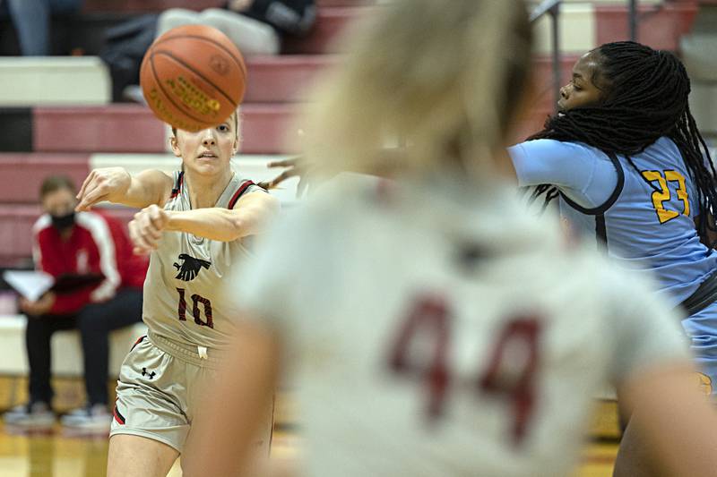 Sauk Valley College’sAbby Knipple makes a pass against by Rock Valley Tuesday, Nov. 21, 2023 at SVCC.