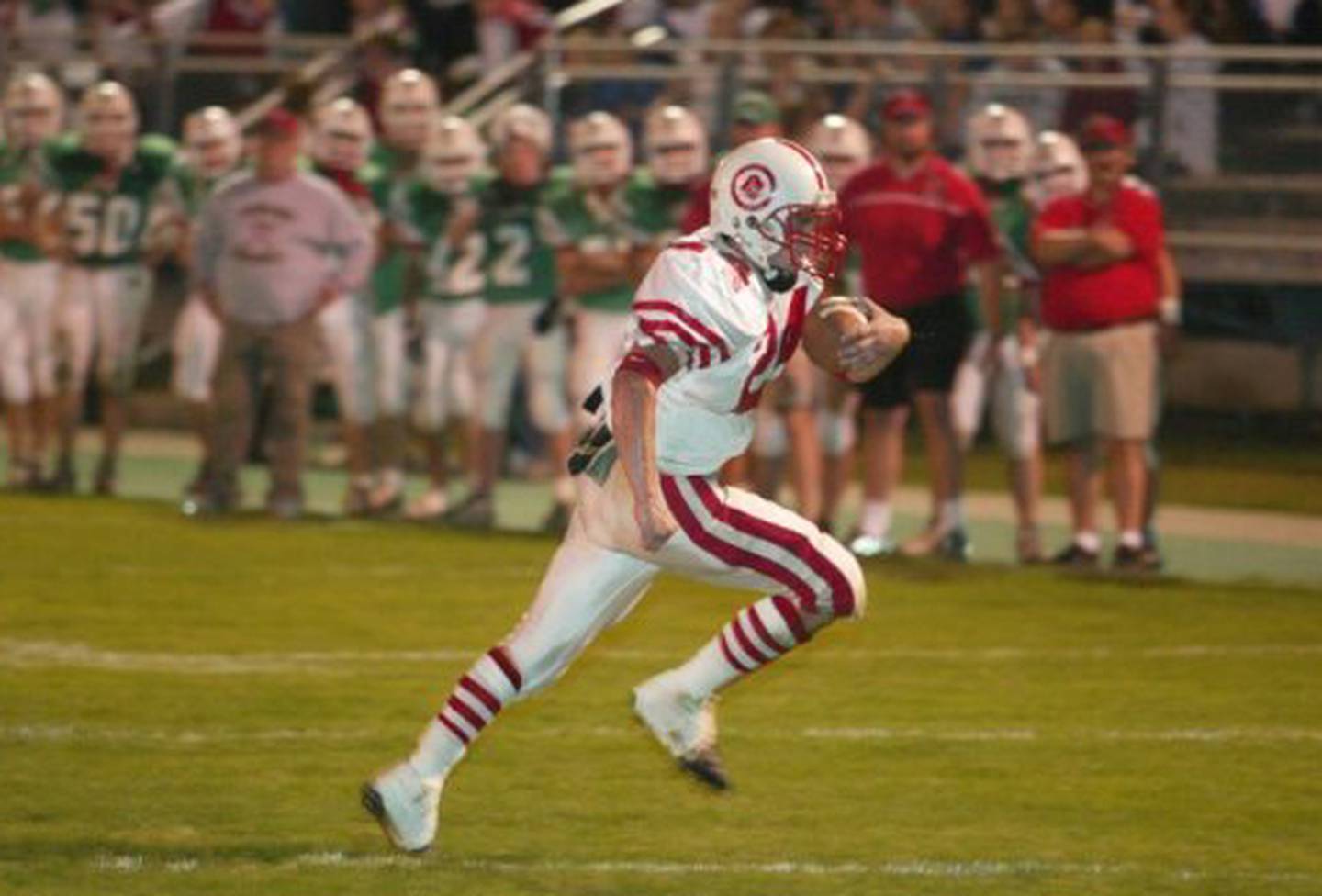 Ottawa's Jim Thrush runs the ball against L-P in 2003.