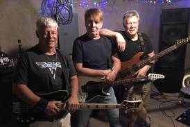 Nostalgia trip: McHenry ’80s band Moon reuniting for benefit show at The Vixen