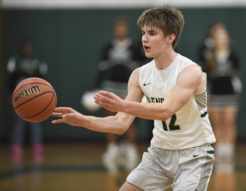 John Starks/jstarks@dailyherald.com
Glenbard West’s Dominick Seaney passes against Glenbard South in a boys basketball game in Glen Ellyn on Monday, November 21, 2022.