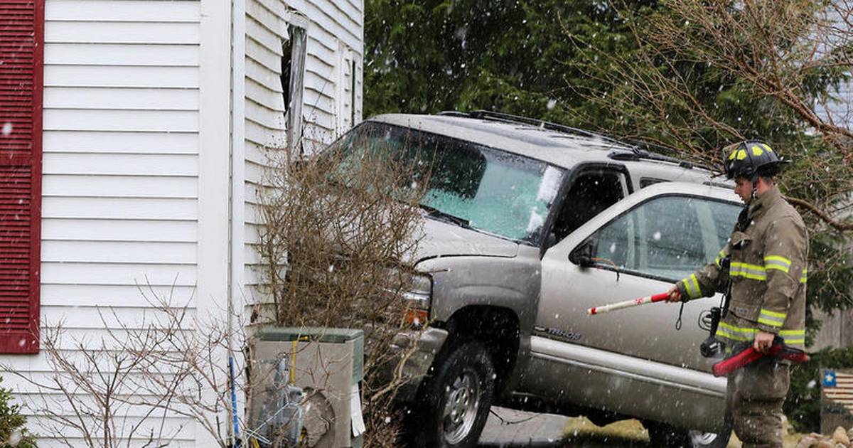 Vehicle crashes into Crystal Lake home Shaw Local