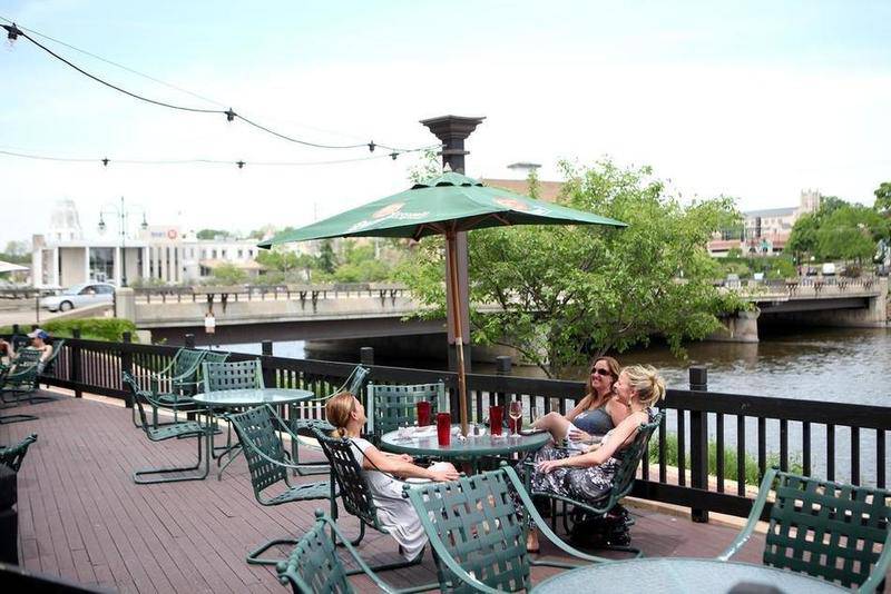Patrons enjoy dining at the Charleston on the River in St. Charles