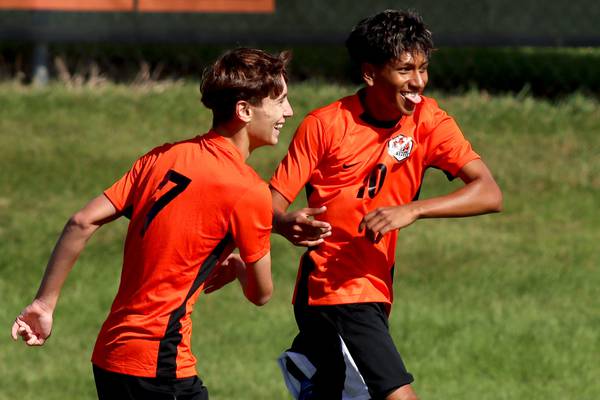 Nathan Gray, Ulisses Mateos lead Crystal Lake Central over Harvard