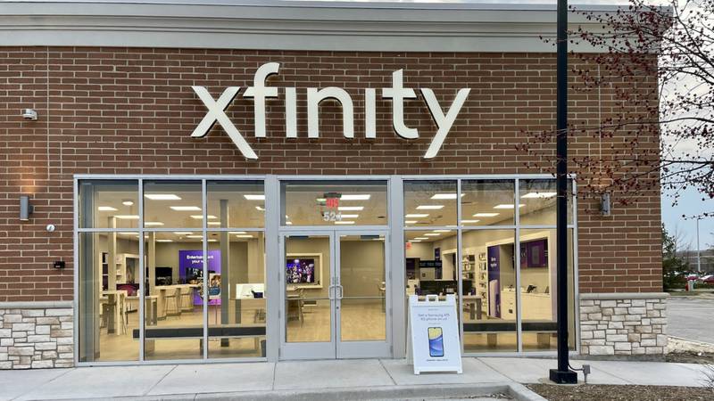 A new Comcast Xfinity store is now open at 524 S. Randall Road in South Elgin.