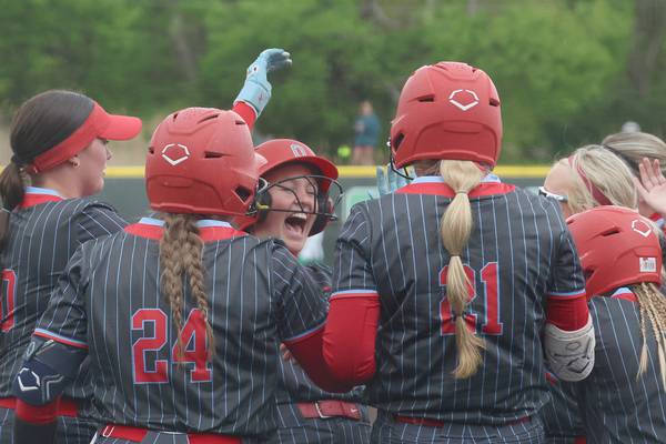 Teagan Darif’s bat, Addie Russell’s arm lead to Ottawa handing Seneca softball its first loss