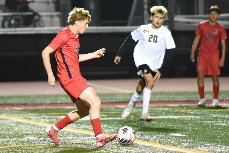 Bradley-Bourbonnais' Parker Fouts readies a shot he eventually scored on during a home game against Herscher Thursday, Sept. 11, 2025.