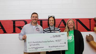 Mendota students raise $850 for food pantry