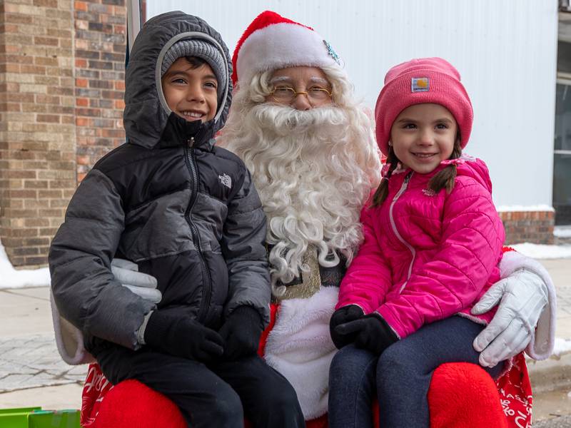 Photos: Mendota Chamber hosts annual Christmas event