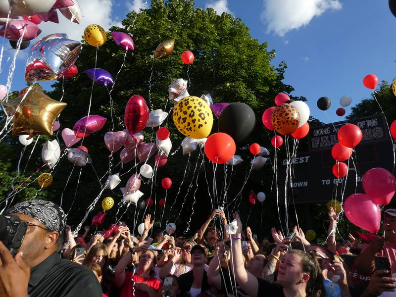 A prayer vigil and balloon release was held at Oriole Park in Chicago on Monday night, August 1, 2022 to mourn the loss of seven killed, including Lauren Dobosz and her four children, in a tragic car crash that occurred Sunday on I-90 near Hampshire.