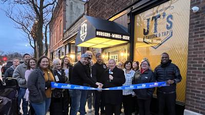 New JT’s Tavern & Tap celebrates grand opening in Batavia