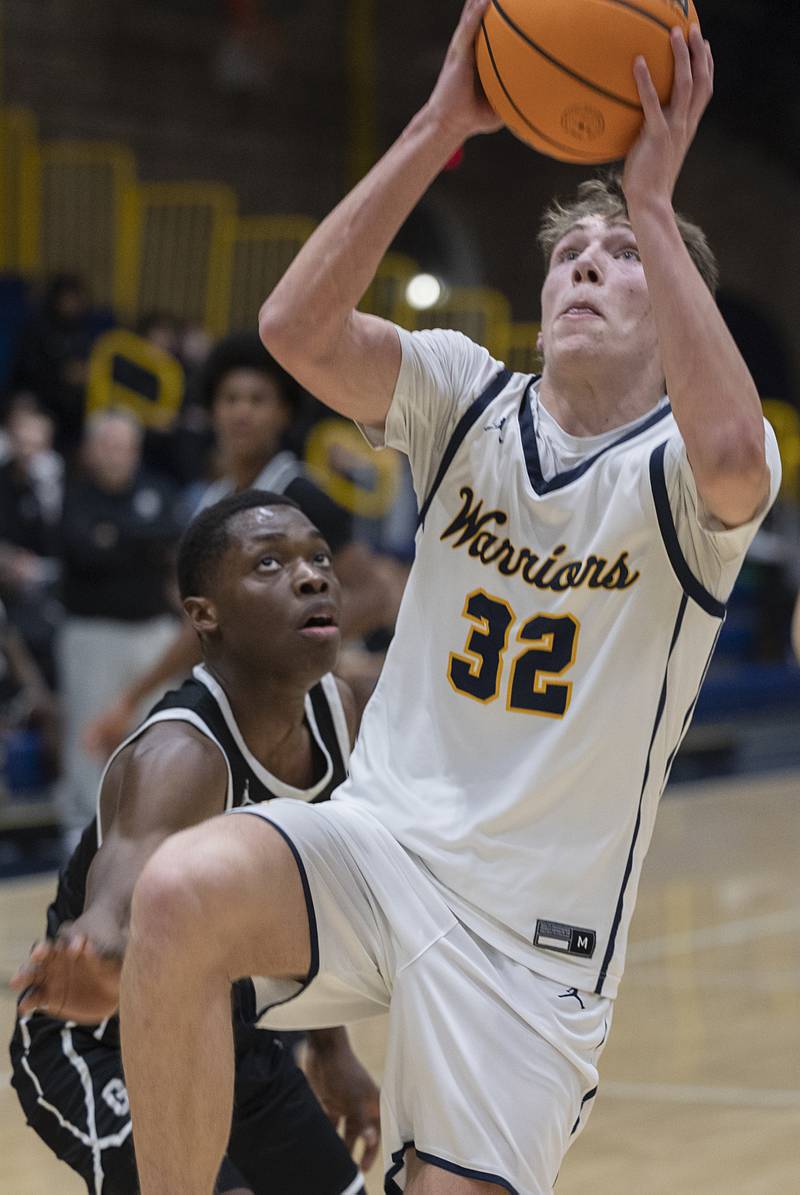 Sterling’s Jack Saathoff goes to the hoop against Galesburg Tuesday, Feb. 10, 2026.