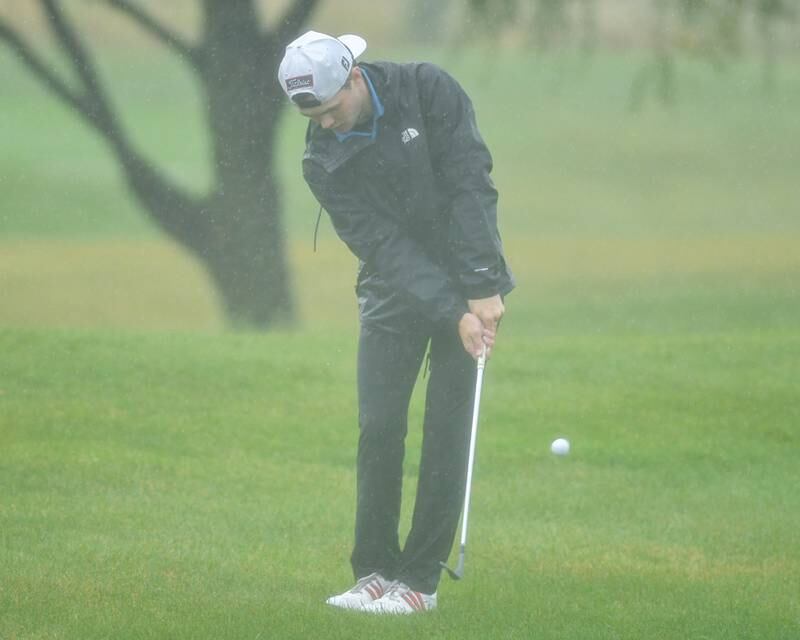 Willowbrook’s golfer Austin coppersmith chips onto the green during the West Suburban golf match on Tuesday Sept. 24, 2024, held at Prairie Bluff Golf Course in Crest Hill.